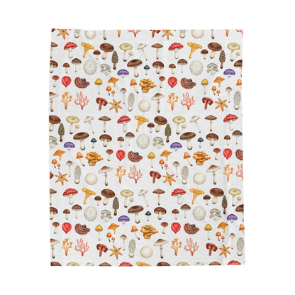Mushroom Pattern Velveteen Plush Blanket – Cozy Foraging Forest Throw